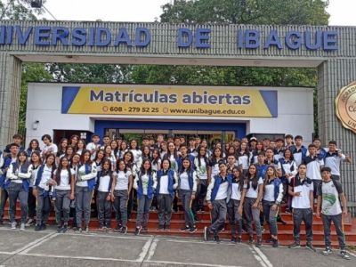 ESTUDIANTES DE GRADO 11° VIVIERON UN DÍA EN LA U 